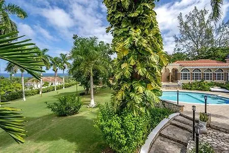 Inn Hospitality Expert Jagger - Tour Pool Bar Beach Montego Bay Jamaica