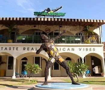 Hospitality Expert Jagger - Tour Pool Bar Beach Montego Bay 0*,  Jamaica