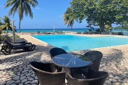 Hospitality Expert Jagger - Tour Pool Bar Beach Montego Bay Inn